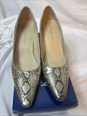 Karen Scott Metallic Snake-Print Pointed Pumps - Silver/Tan